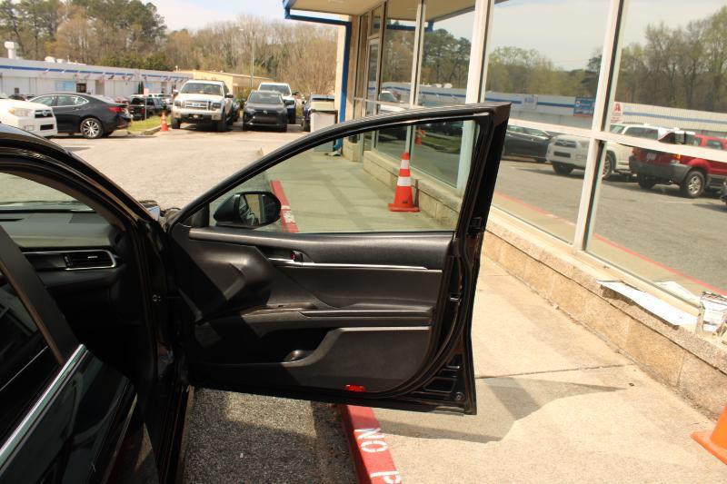 Toyota Camry LE Auto (Natl) 2022