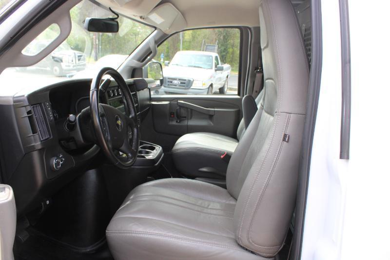Chevrolet Express Cargo Van RWD 2500 135" 2023