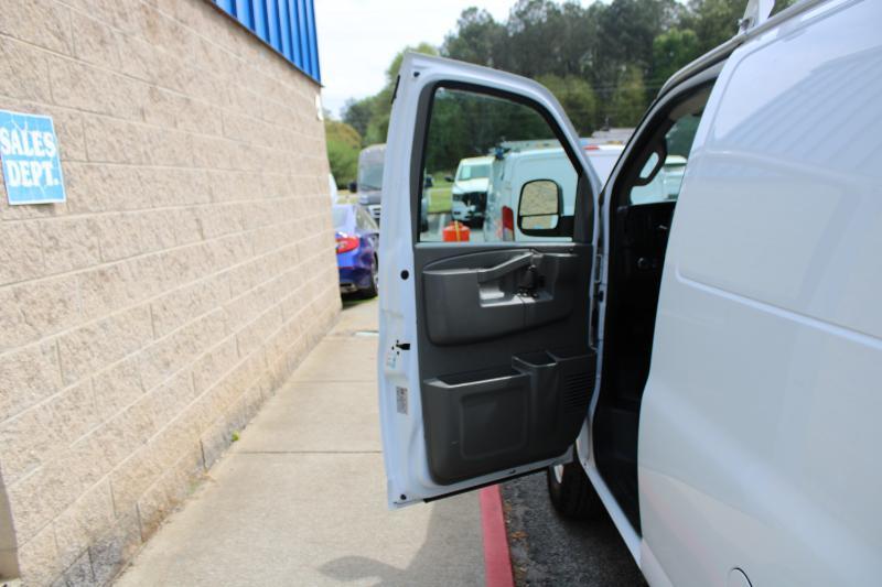 Chevrolet Express Cargo Van RWD 2500 135" 2023