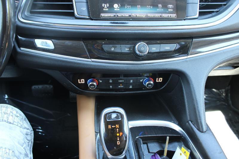 Buick Enclave FWD 4dr Essence 2018