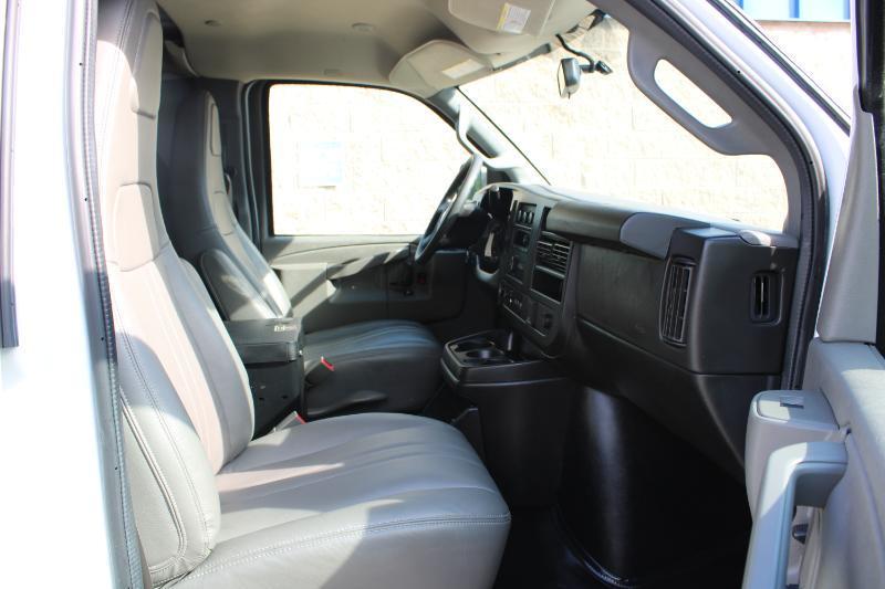 Chevrolet Express Cargo Van RWD 2500 135" 2020