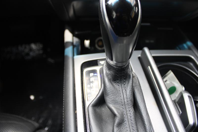 Hyundai Genesis 4dr Sdn V6 3.8L AWD 2015