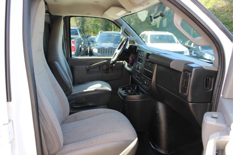 Chevrolet Express Cargo Van RWD 3500 155" 2016