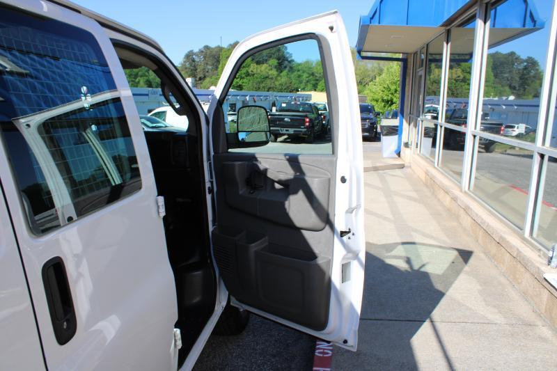 Chevrolet Express Cargo Van RWD 3500 155" 2016