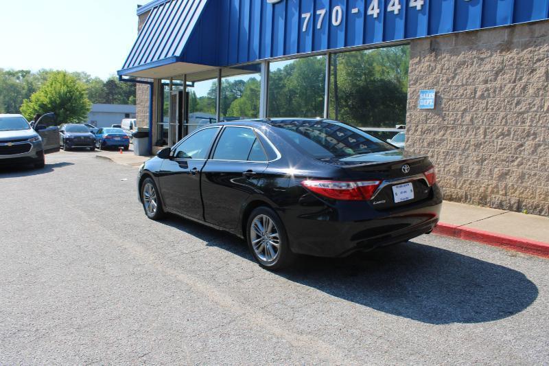 Toyota Camry 4dr Sdn I4 Auto SE (Natl) 2015
