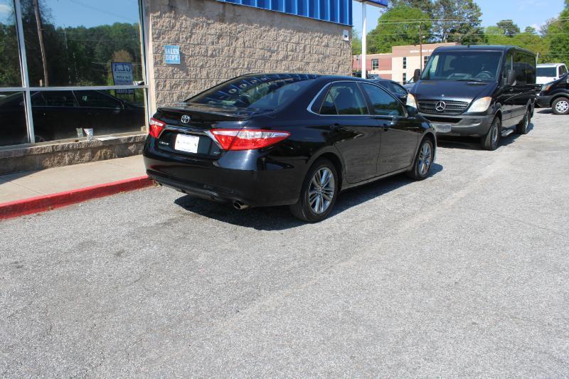 Toyota Camry 4dr Sdn I4 Auto SE (Natl) 2015