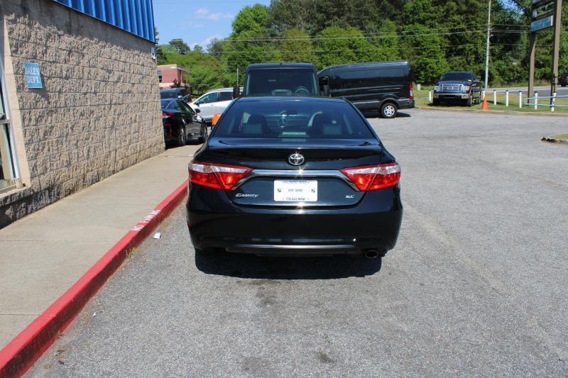 Toyota Camry 4dr Sdn I4 Auto SE (Natl) 2015