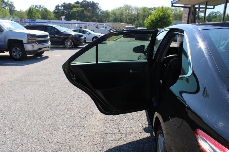 Toyota Camry 4dr Sdn I4 Auto SE (Natl) 2015