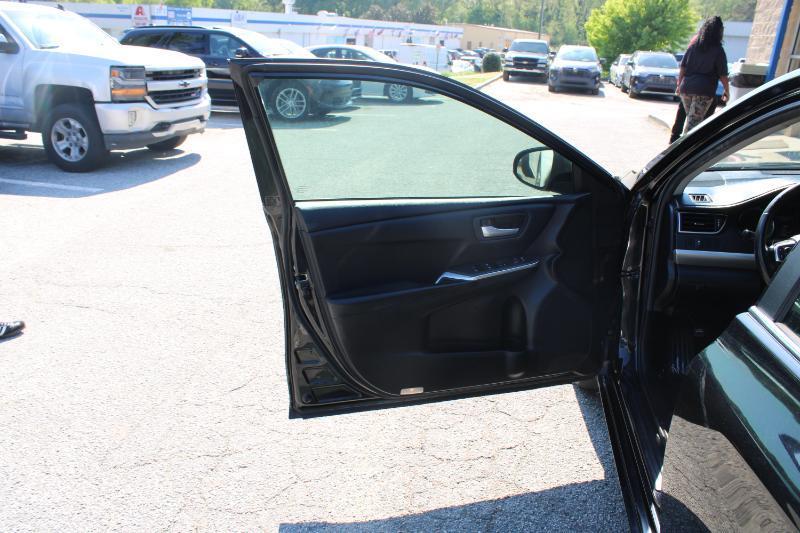 Toyota Camry 4dr Sdn I4 Auto SE (Natl) 2015