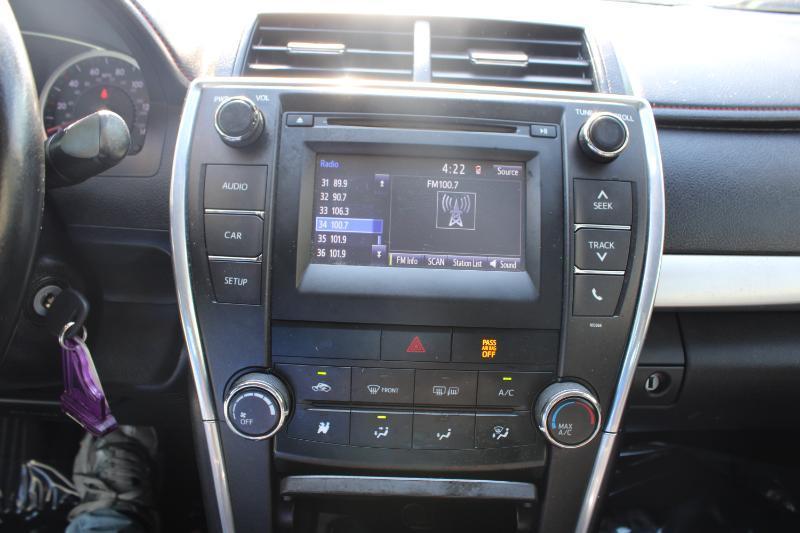 Toyota Camry 4dr Sdn I4 Auto SE (Natl) 2015