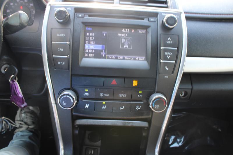 Toyota Camry 4dr Sdn I4 Auto SE (Natl) 2015