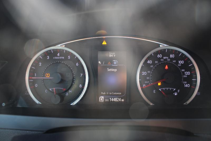 Toyota Camry 4dr Sdn I4 Auto SE (Natl) 2015