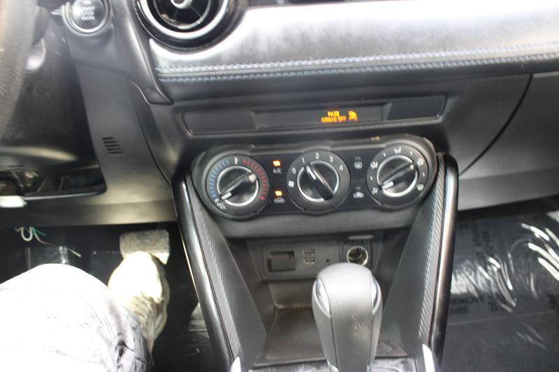 Toyota Yaris iA Manual (Natl) 2018