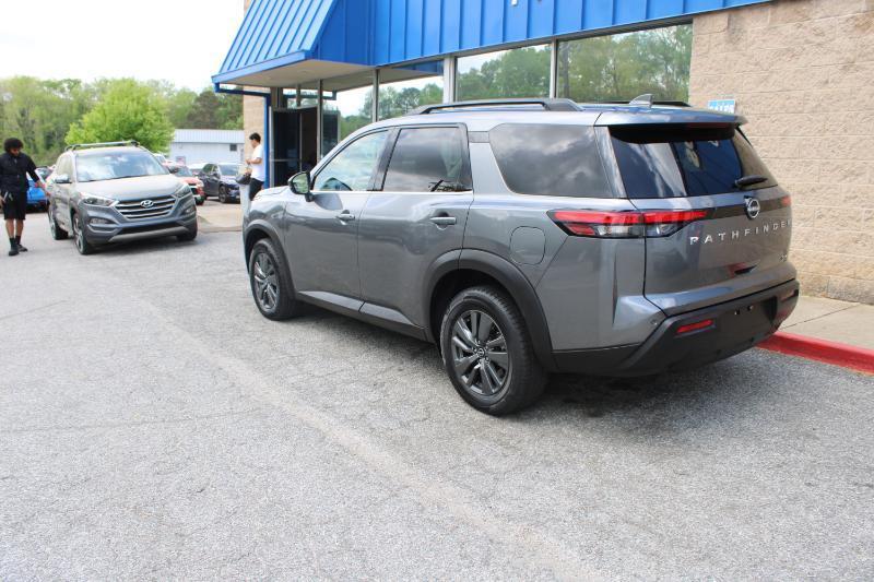 Nissan Pathfinder SV 2WD 2023