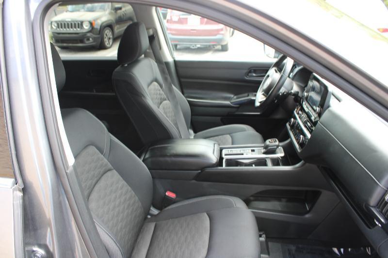 Nissan Pathfinder SV 2WD 2023