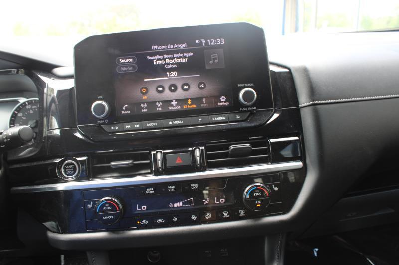 Nissan Pathfinder SV 2WD 2023