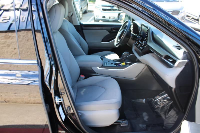 Toyota Highlander Hybrid LE AWD (Natl) 2022