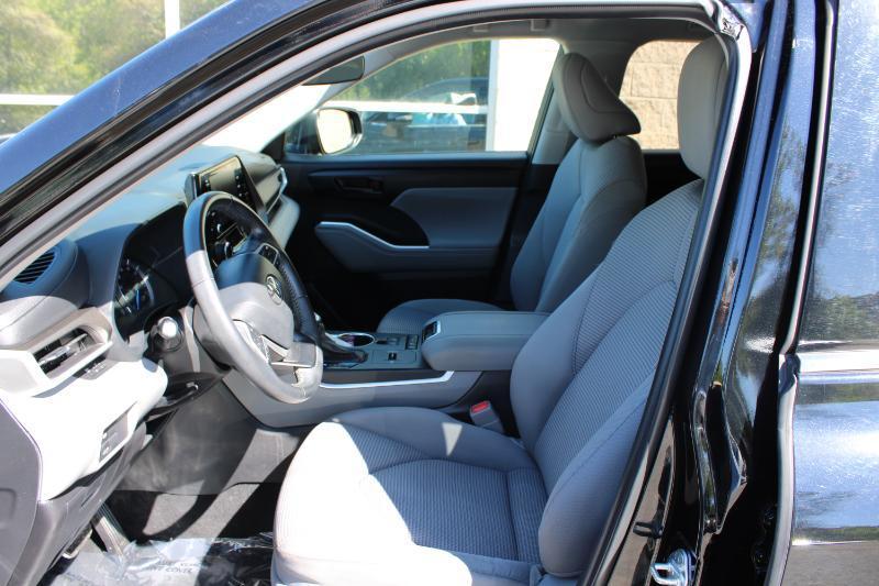 Toyota Highlander Hybrid LE AWD (Natl) 2022