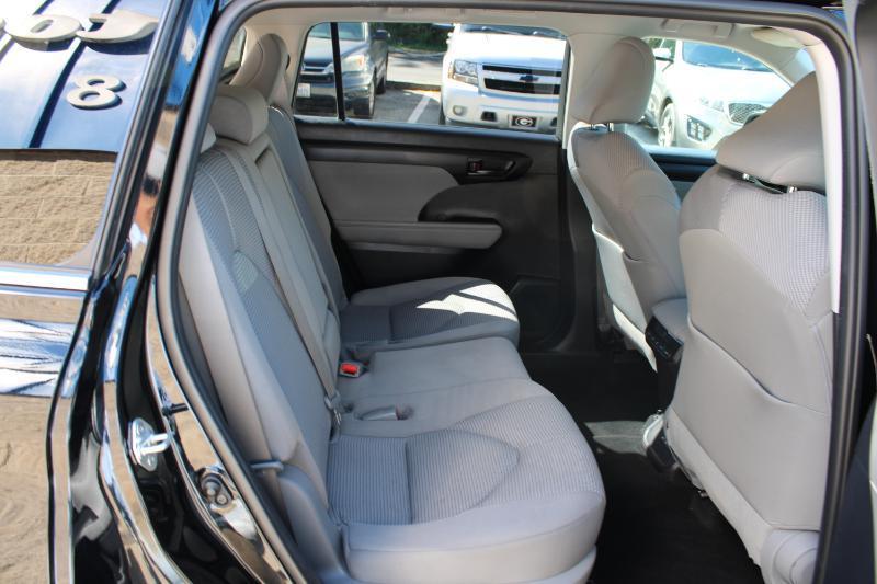 Toyota Highlander Hybrid LE AWD (Natl) 2022