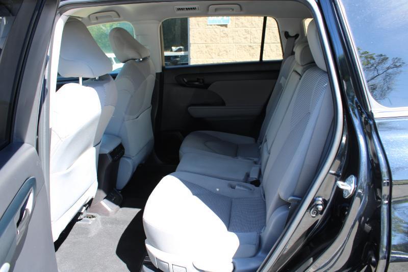 Toyota Highlander Hybrid LE AWD (Natl) 2022