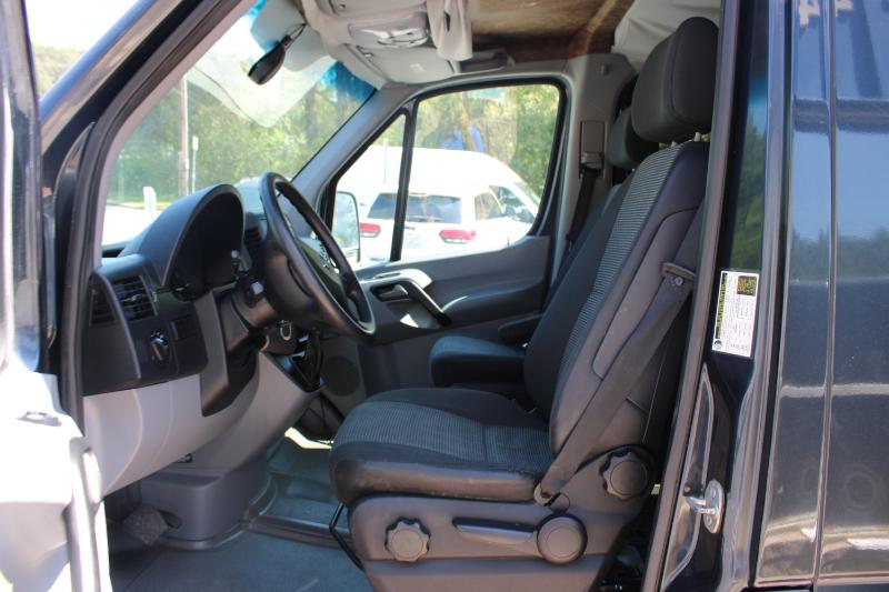 Mercedes-Benz Sprinter Vans 2500 144" 2012