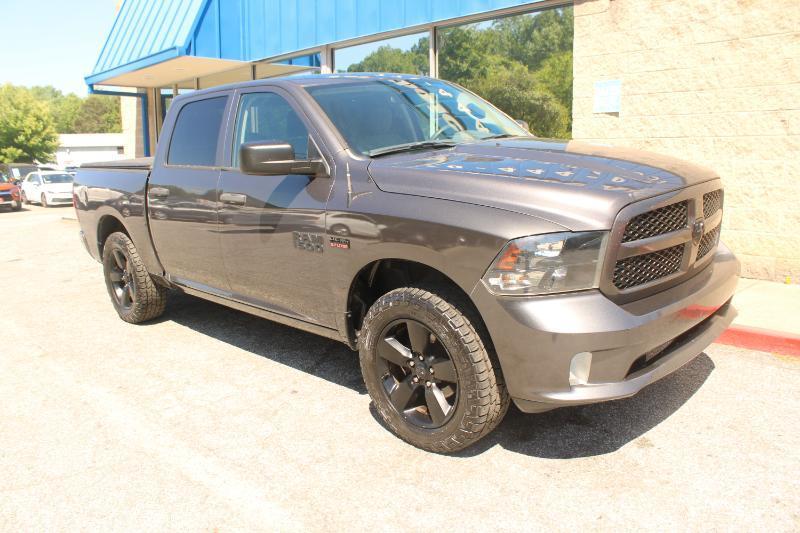 RAM 1500 Express 4x2 Crew Cab 5'7" Box 2018
