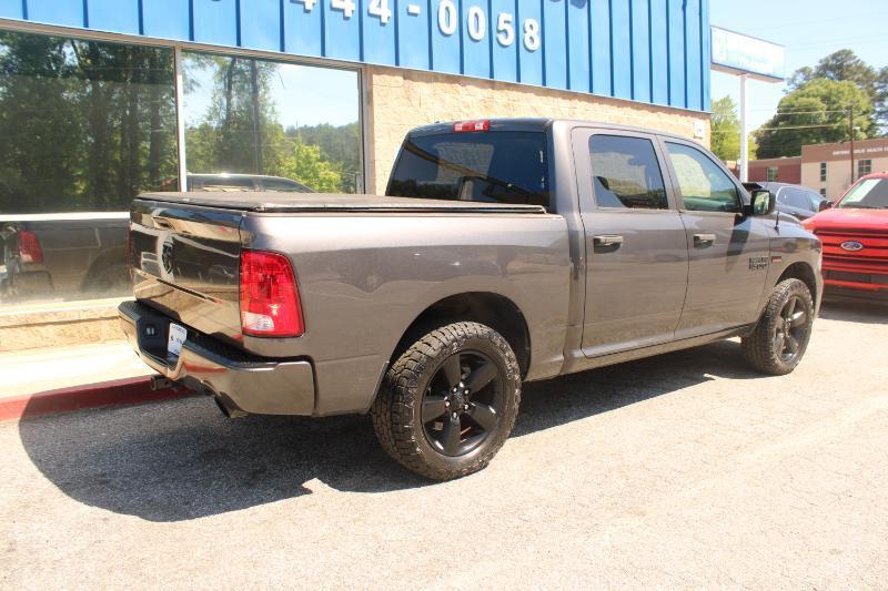 RAM 1500 Express 4x2 Crew Cab 5'7" Box 2018