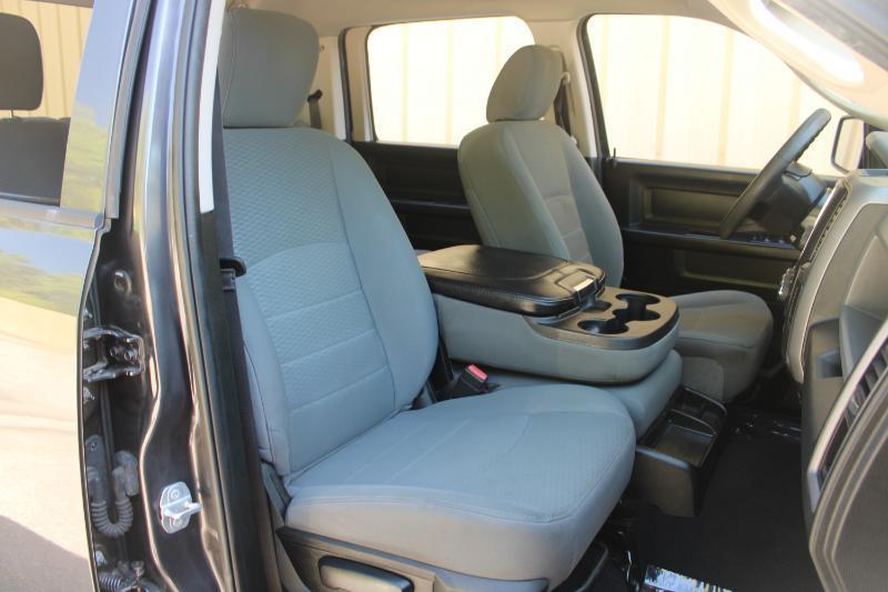 RAM 1500 Express 4x2 Crew Cab 5'7" Box 2018