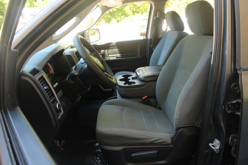 RAM 1500 Express 4x2 Crew Cab 5'7" Box 2018