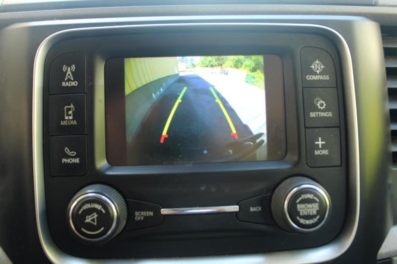 RAM 1500 Express 4x2 Crew Cab 5'7" Box 2018