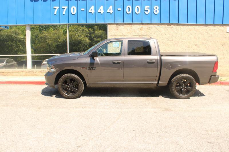 RAM 1500 Express 4x2 Crew Cab 5'7" Box 2018