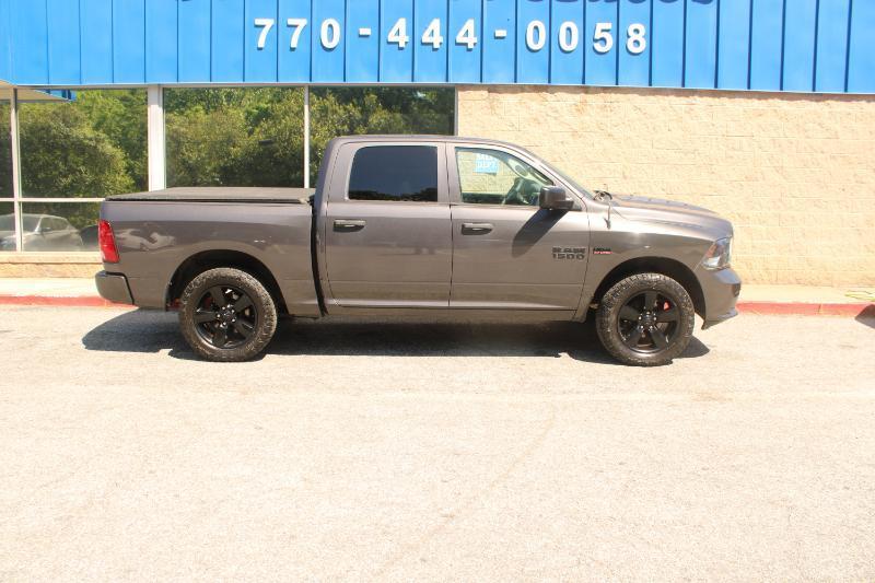 RAM 1500 Express 4x2 Crew Cab 5'7" Box 2018