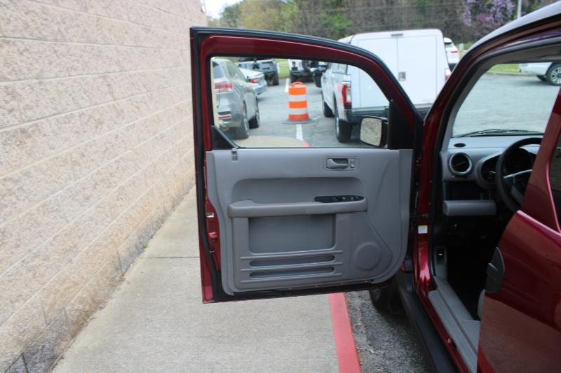 Honda Element 2WD 5dr Auto LX 2010