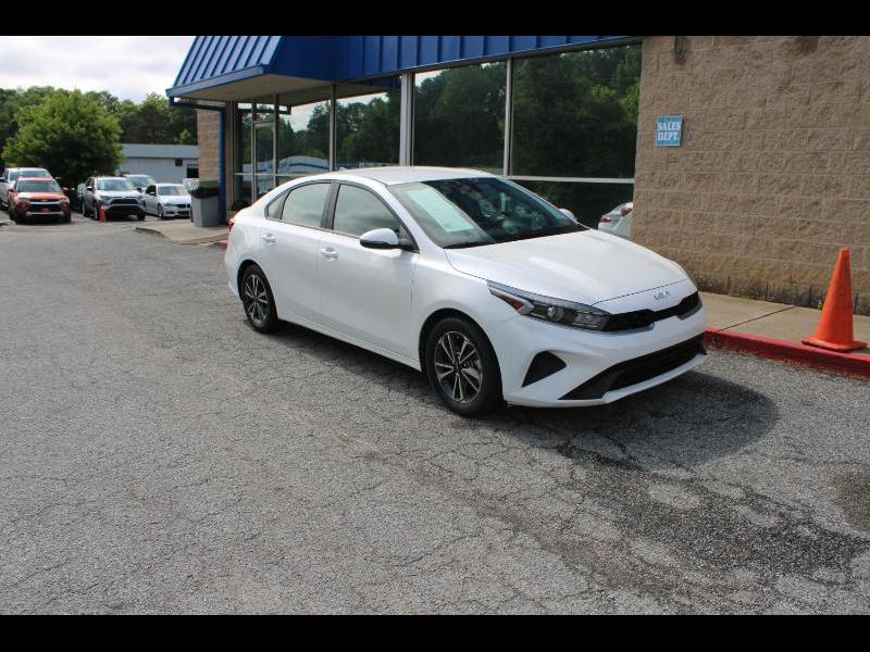 2024 Kia Forte LXS IVT