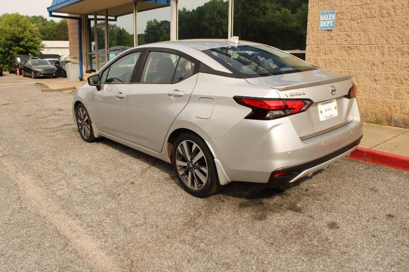 Nissan Versa SR CVT 2020