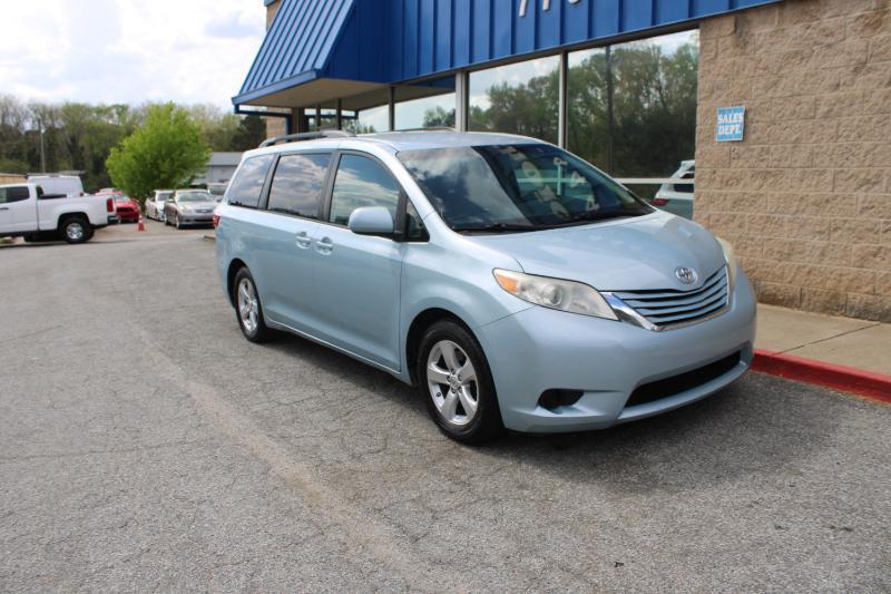 Toyota Sienna 5dr 8-Pass Van LE FWD (Natl) 2015