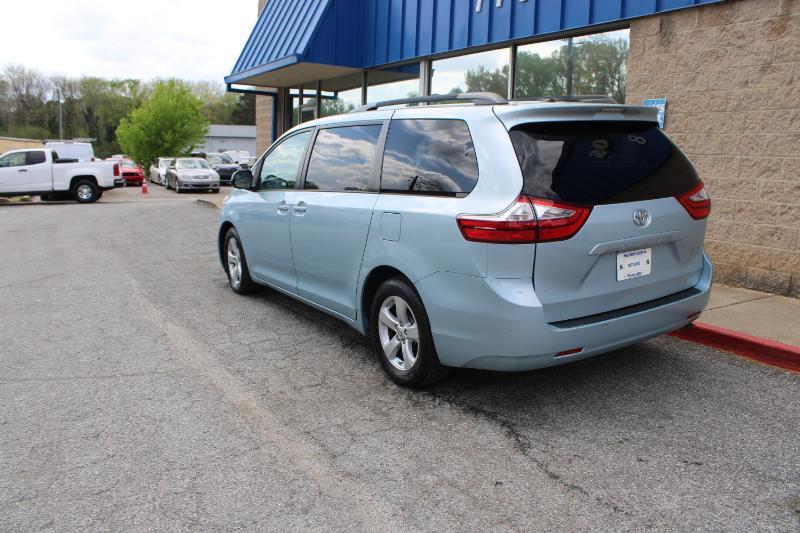 Toyota Sienna 5dr 8-Pass Van LE FWD (Natl) 2015