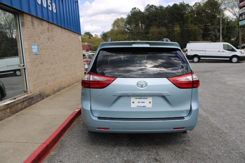 Toyota Sienna 5dr 8-Pass Van LE FWD (Natl) 2015