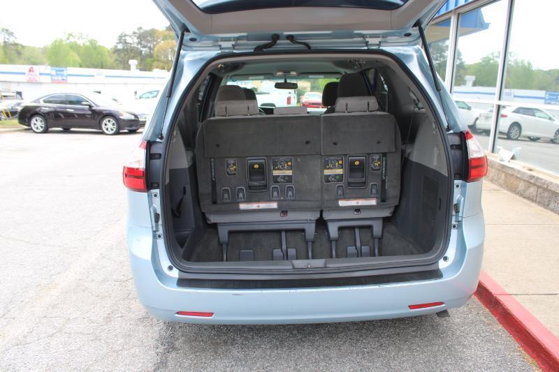 Toyota Sienna 5dr 8-Pass Van LE FWD (Natl) 2015