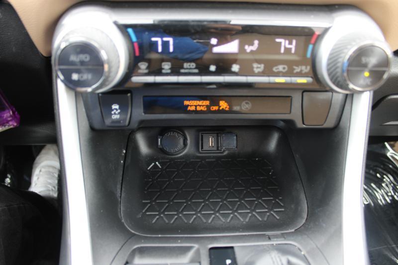 Toyota RAV4 Hybrid LE AWD (Natl) 2021