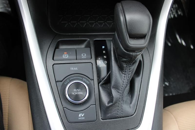 Toyota RAV4 Hybrid LE AWD (Natl) 2021