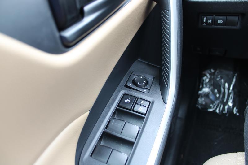 Toyota RAV4 Hybrid LE AWD (Natl) 2021