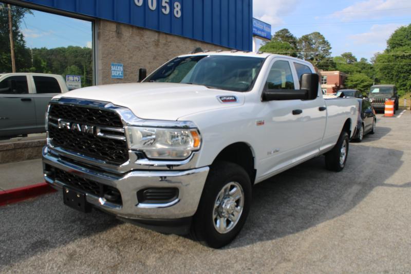 RAM 2500 Tradesman 4x4 Crew Cab 8' Box 2021