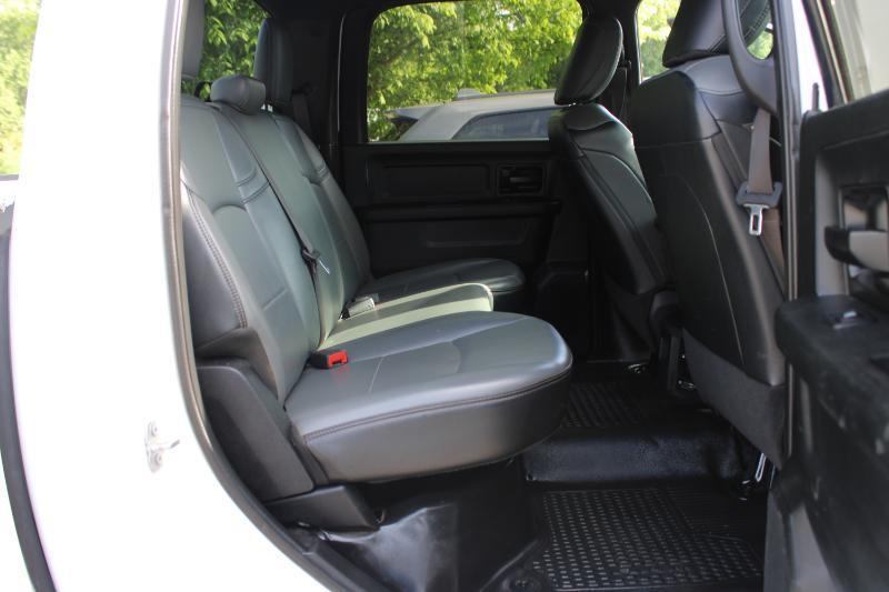 RAM 2500 Tradesman 4x4 Crew Cab 8' Box 2021