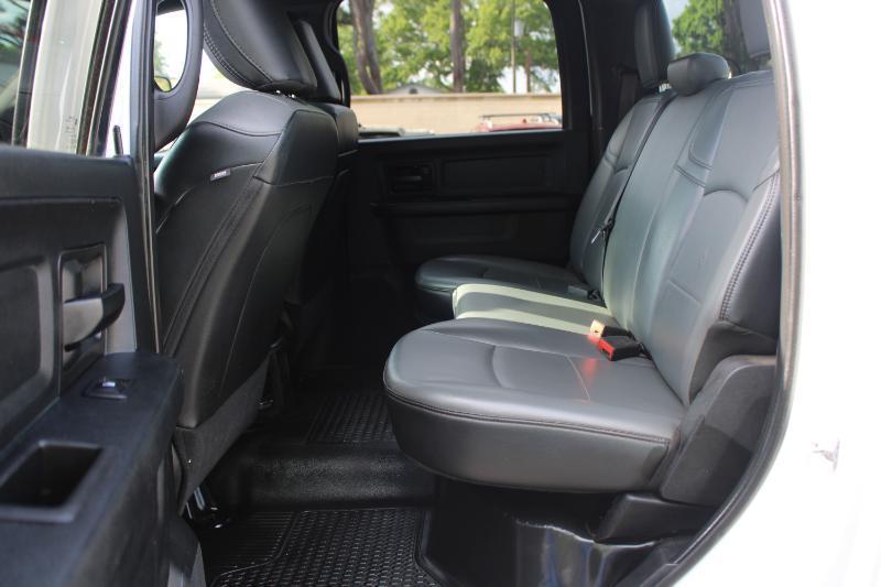 RAM 2500 Tradesman 4x4 Crew Cab 8' Box 2021