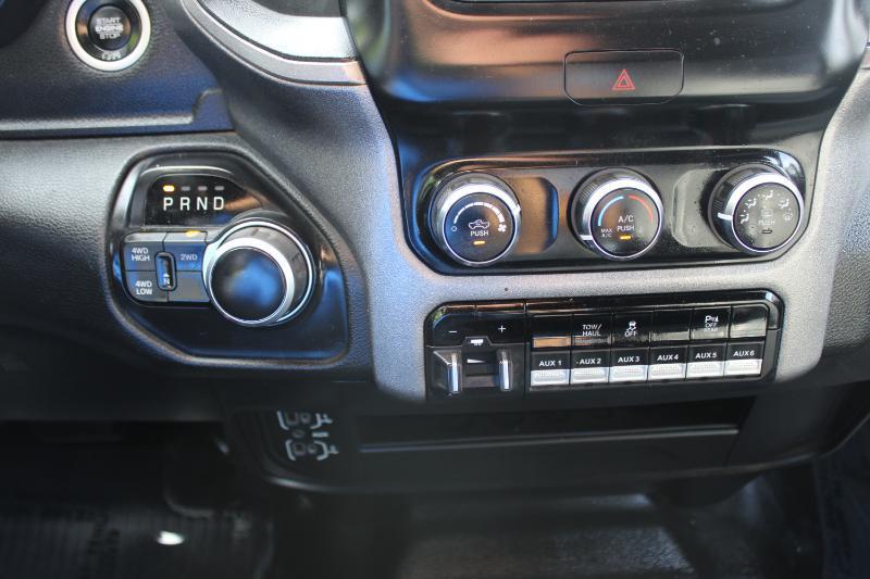 RAM 2500 Tradesman 4x4 Crew Cab 8' Box 2021
