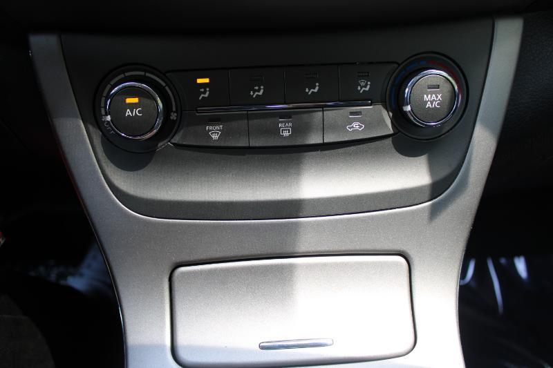 Nissan Sentra 4dr Sdn I4 CVT S 2014