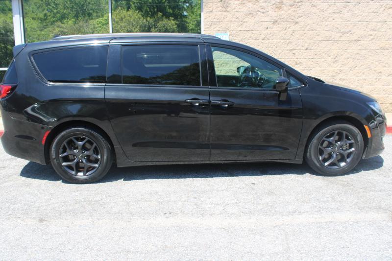 Chrysler Pacifica Touring L Plus FWD 2018