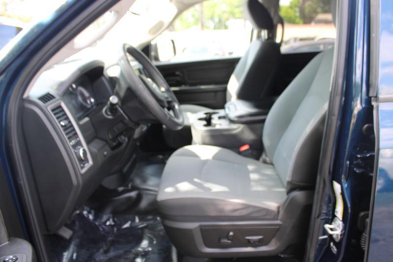 RAM 1500 Classic Tradesman 4x2 Quad Cab 6'4" Box 2023