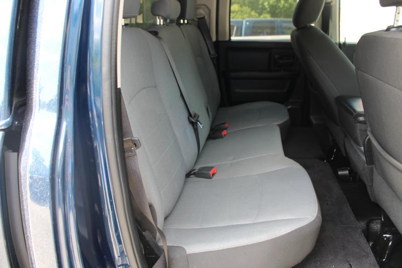 RAM 1500 Classic Tradesman 4x2 Quad Cab 6'4" Box 2023